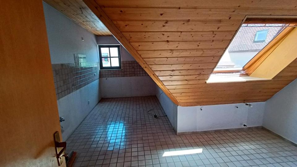 Dachgeschoßwohnung Weikersheim - 3 Zimmer, 67 m&sup2;, 500&euro; | Angebot:26699163