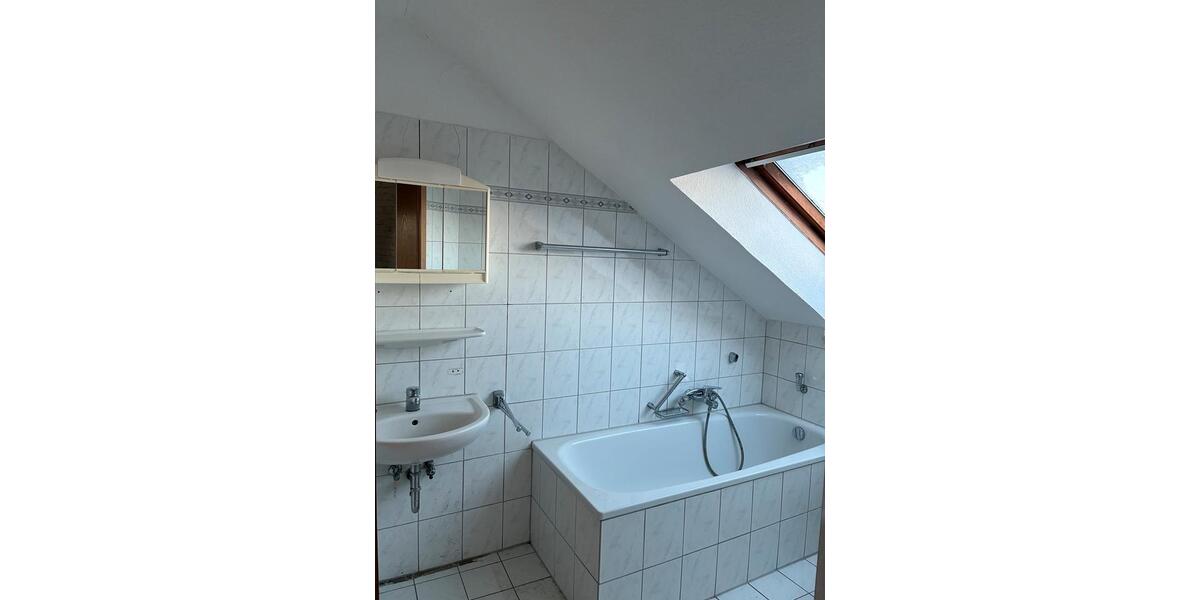 2ZKB 79qm helle Dachgeschosswohnung mit Westbalkon 2 zimmer
