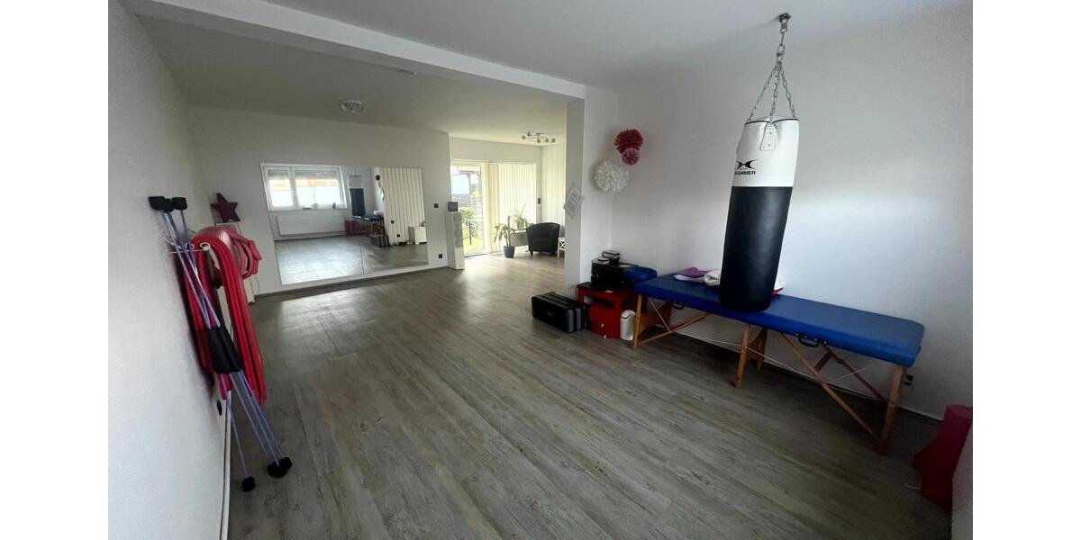 Helle 3,5-Zimmer-Wohnung mit Terrasse und kleinem Garten 3 zimmer