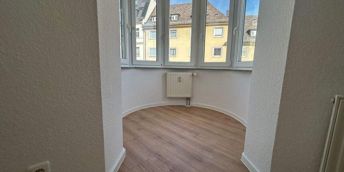 Etagenwohnung Plauen Stadtmitte - 3 Zimmer, 68 m&sup2;, 375&euro; | Angebot:26486458