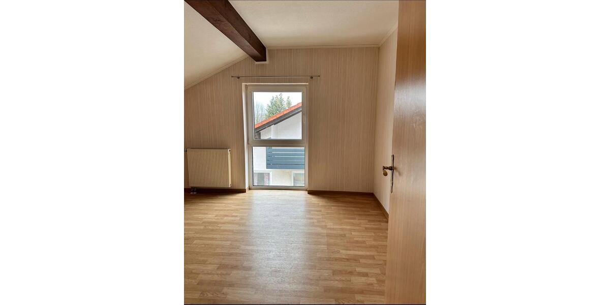 Dachgeschoßwohnung Korbach - 3 Zimmer, 122 m&sup2;, 900&euro; | Angebot:26482952