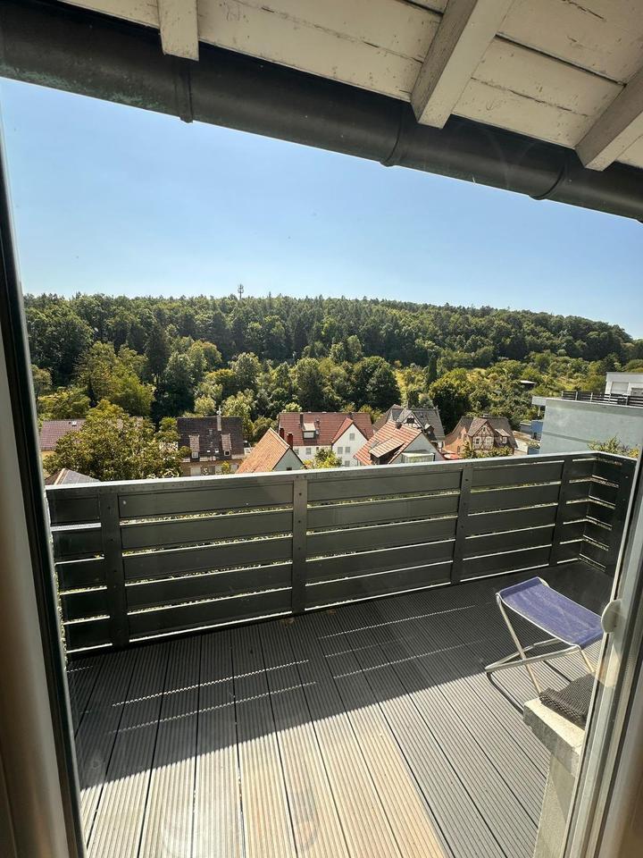 Geschmackvolle Wohnung im 1.OG mit drei Zimmern und Balkon zimmer