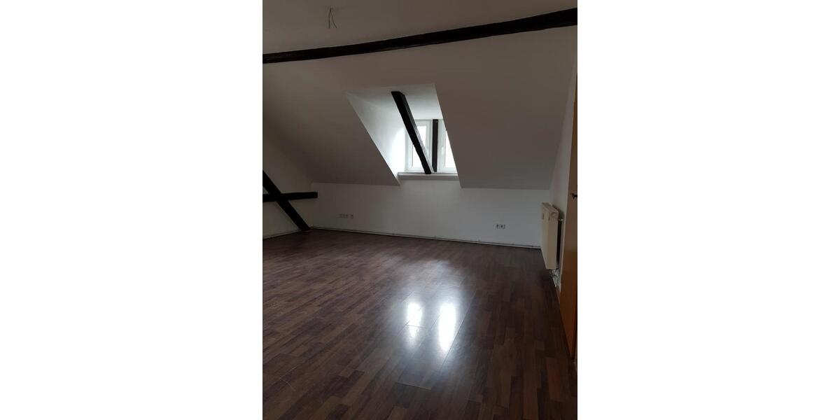 Dachgeschoßwohnung Glauchau - 4 Zimmer, 125 m&sup2;, 575&euro; | Angebot:25790173