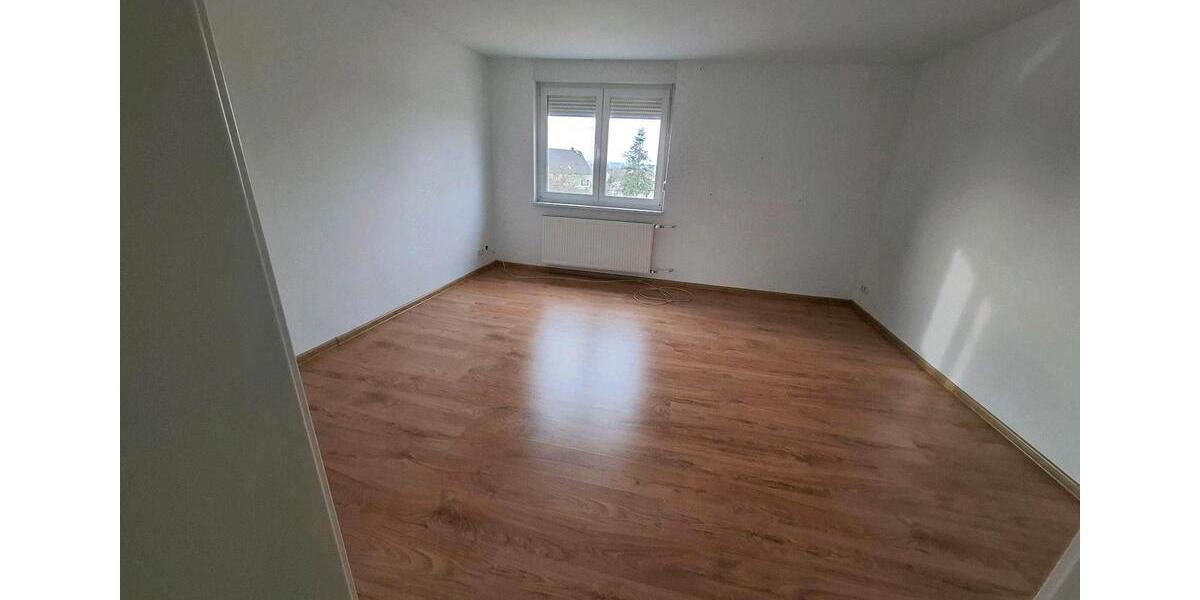 Etagenwohnung Gräfenhainichen - 2 Zimmer, 60 m&sup2;, 350&euro; | Angebot:25978526