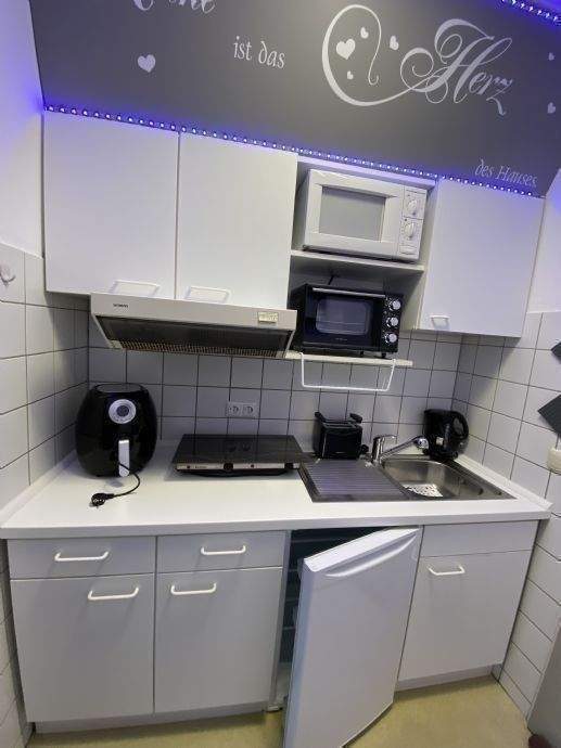 Nur für 1 Person Frei ab 01.10.2025 1-Zimmer-Wohnung in Trier-Kernscheid Singleküche (ohne Backofen) Terrasse