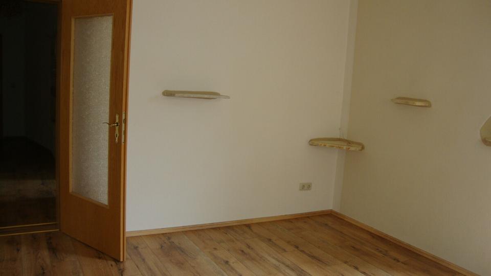 Erdgeschoßwohnung Löbau - 2 Zimmer, 65 m&sup2;, 380&euro; | Angebot:25053104