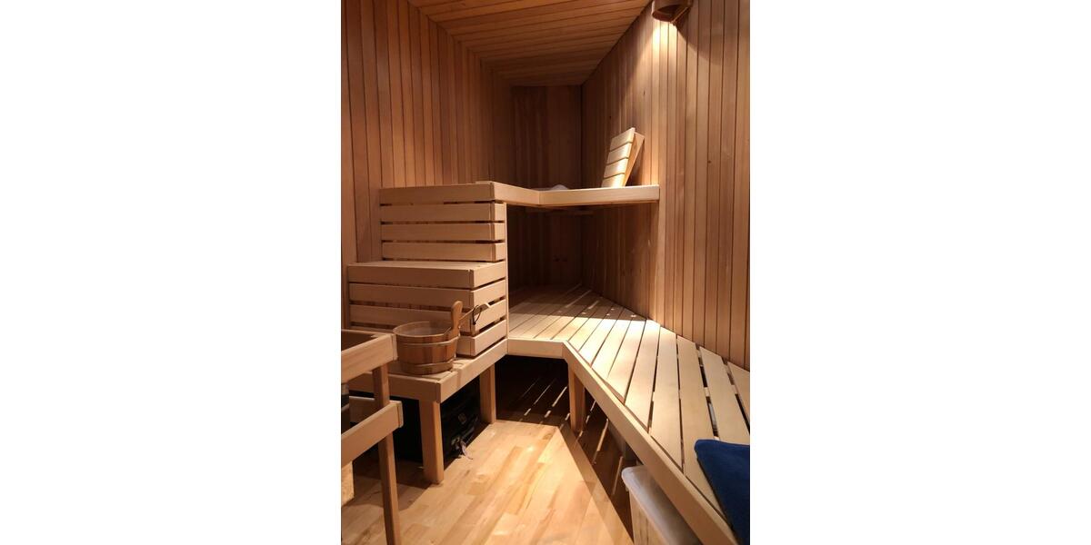 Einfamilienhaus Langenhagen - 8 Zimmer, 315 m&sup2;, 2.890&euro; | Angebot:24646854