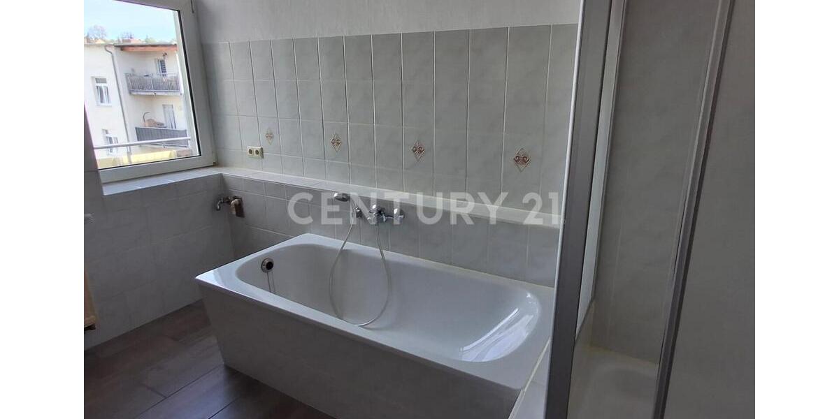 Dachgeschoßwohnung Gera Alt-Taubenpreskeln - 3 Zimmer, 91 m&sup2;, 540&euro; | Angebot:26632733