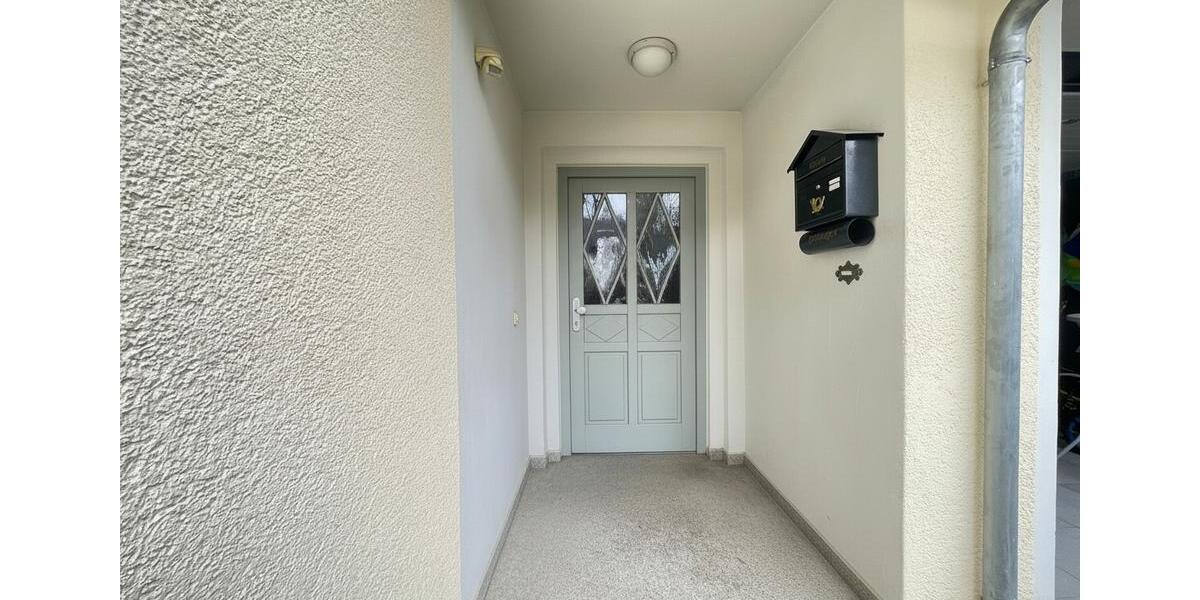 Doppelhaushälfte Nördlingen - 8 Zimmer, 161 m&sup2;, 1.670&euro; | Angebot:26564064