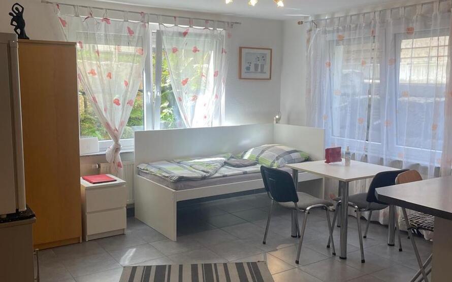 2-Zimmerwohnung mit Internet, TV, DuscheWc, Küche, Waschmaschine+Trockner