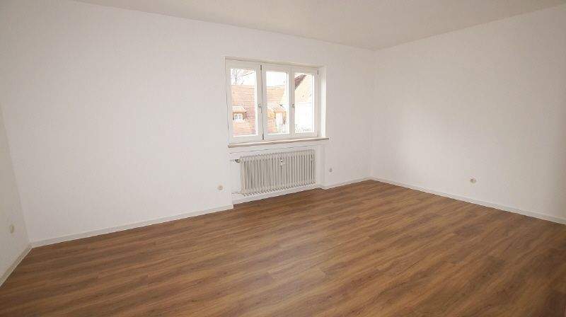 Etagenwohnung Straubing - 4 Zimmer, 103 m&sup2;, 700&euro; | Angebot:25899565