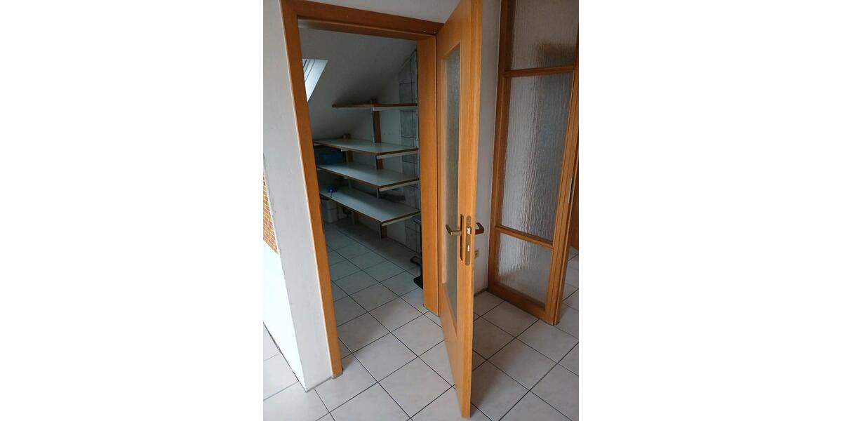 Dachgeschoßwohnung Rottenburg am Neckar - 3 Zimmer, 98 m&sup2;, 900&euro; | Angebot:26496481