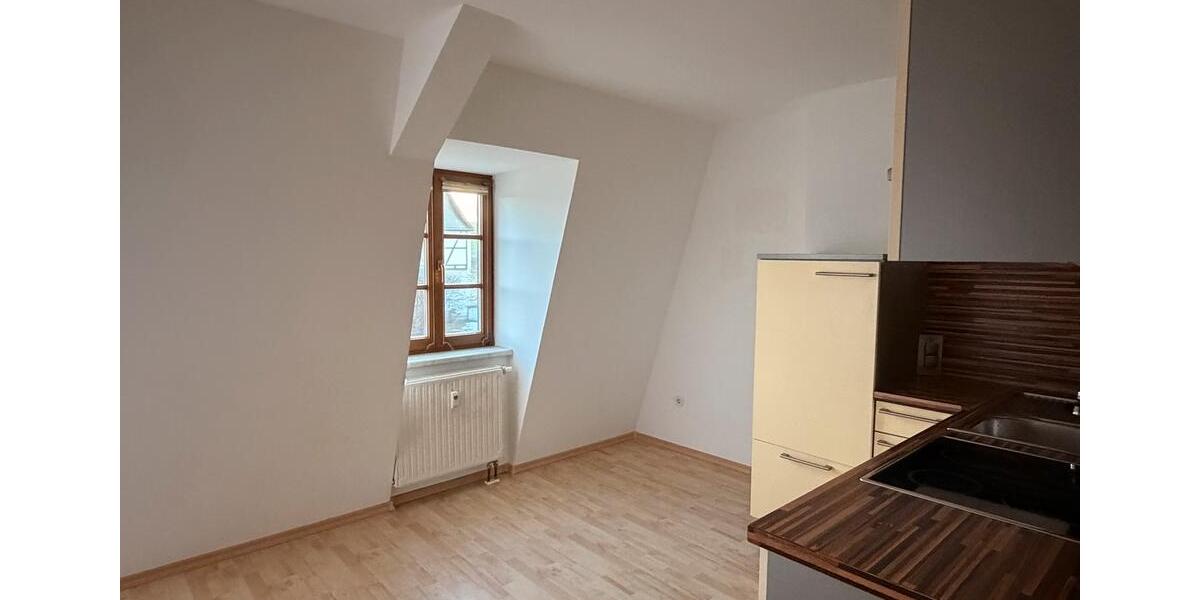 Dachgeschoßwohnung Zschopau - 1 Zimmer, 27 m&sup2;, 320&euro; | Angebot:24944108