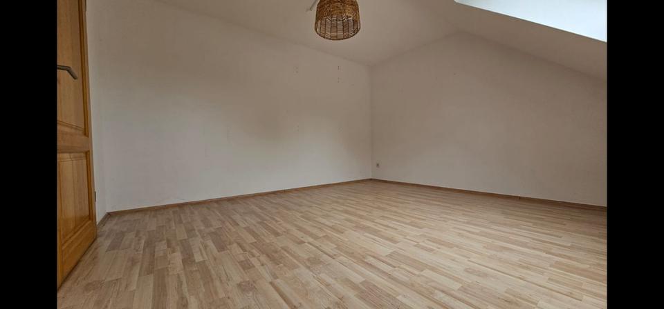 Dachgeschoßwohnung Bergneustadt - 3 Zimmer, 85 m&sup2;, 900&euro; | Angebot:26621317