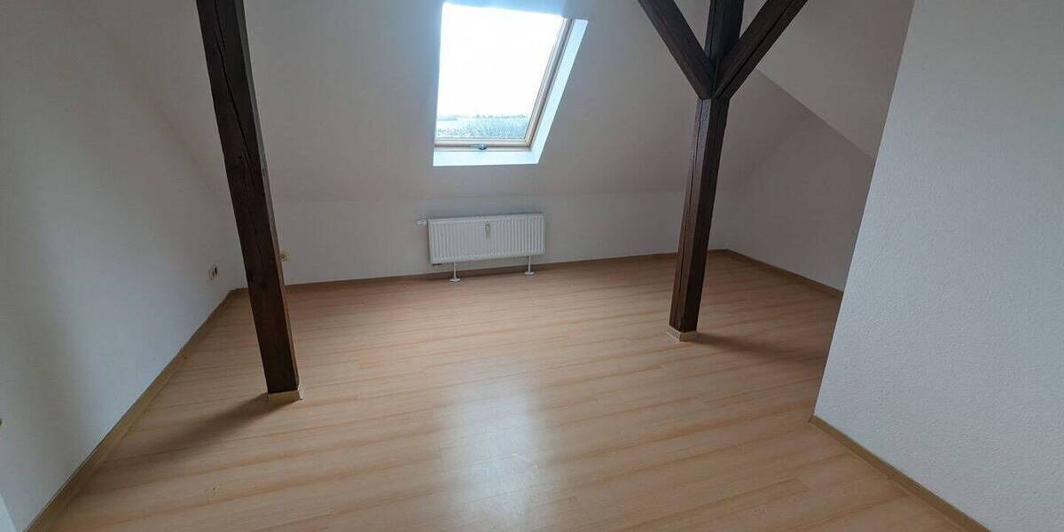 Etagenwohnung Plauen Stadtmitte - 2 Zimmer, 43 m&sup2;, 235&euro; | Angebot:26470860