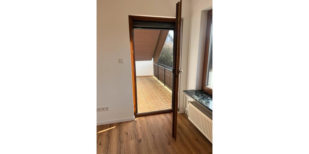 Dachgeschoßwohnung Hosenfeld - 4 Zimmer, 110 m&sup2;, 1.050&euro; | Angebot:24640837