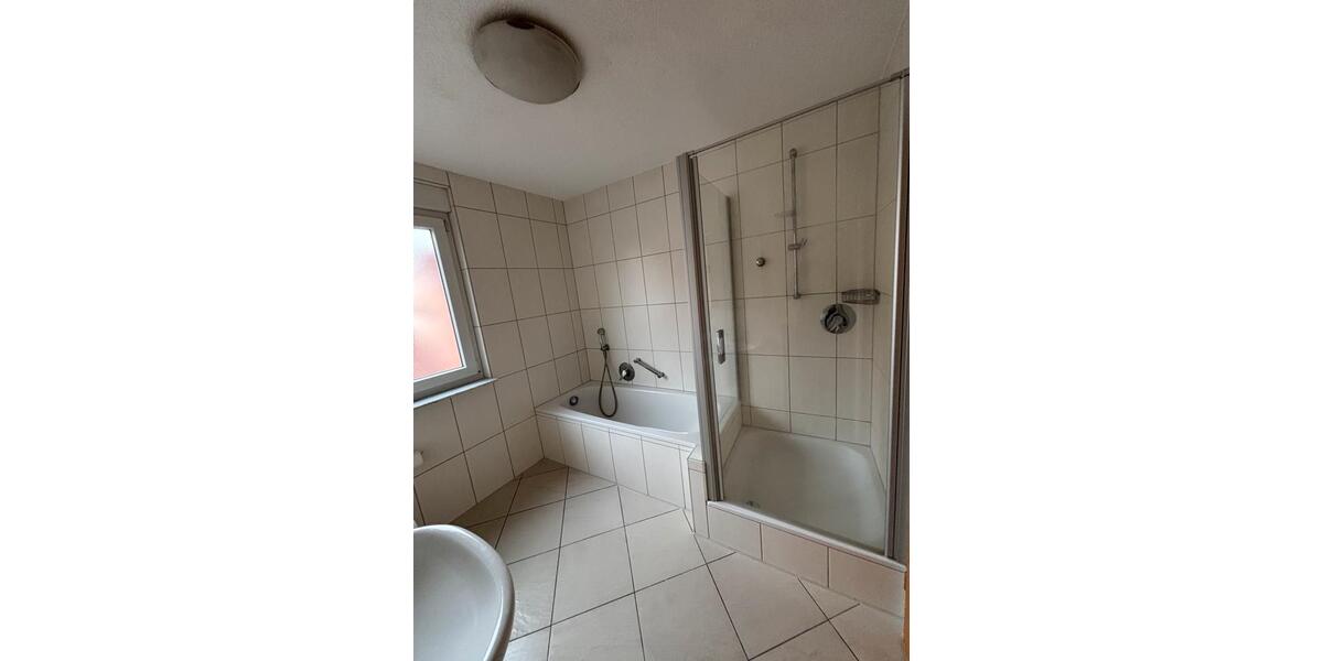 Etagenwohnung Bad Dürkheim - 3 Zimmer, 118 m&sup2;, 1.490&euro; | Angebot:24652798