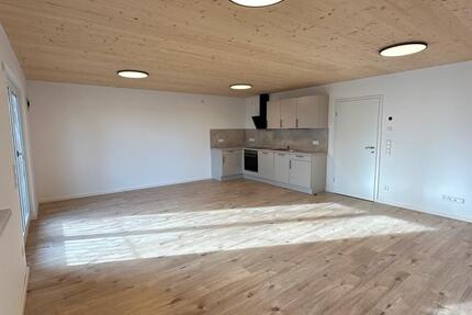 Wohnung Deggendorf - 4 Zimmer, 120 m&sup2;, 1.530&euro; | Angebot:26050547