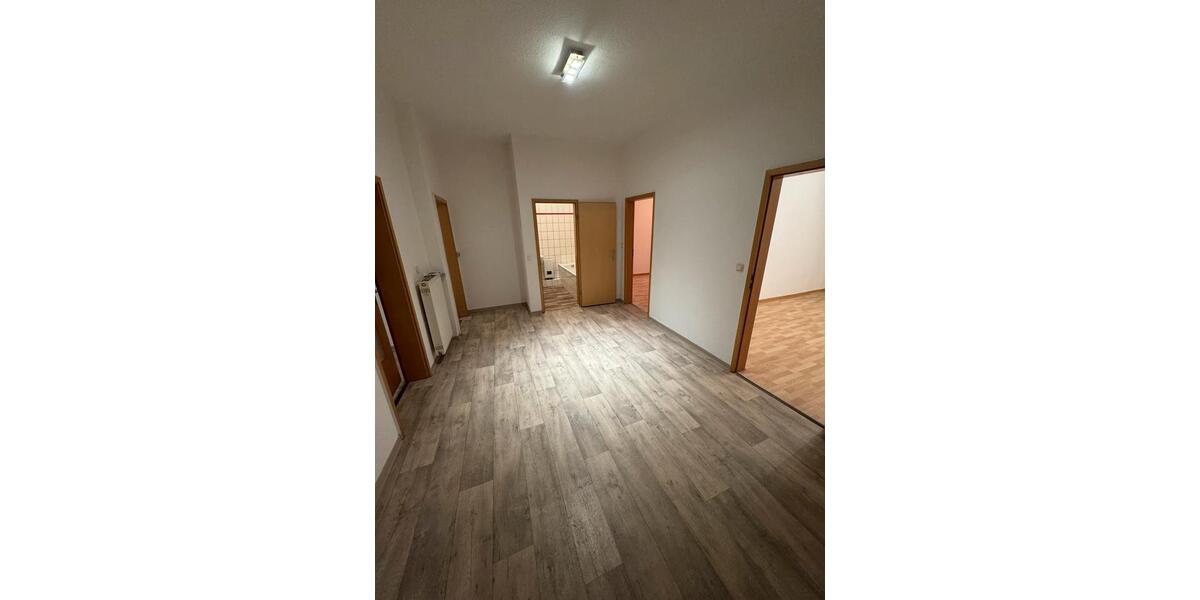 Etagenwohnung Nordenham - 4 Zimmer, 90 m&sup2;, 720&euro; | Angebot:25281963