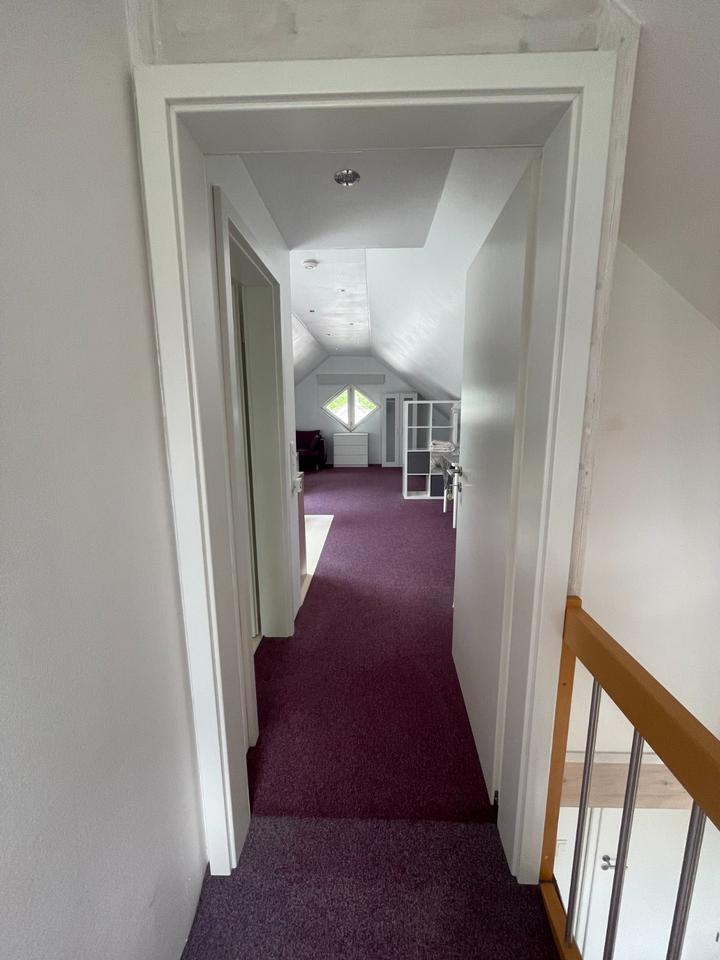 Modernes möbliertes Dachgeschoss-Appartement auf Zeit in Detmold