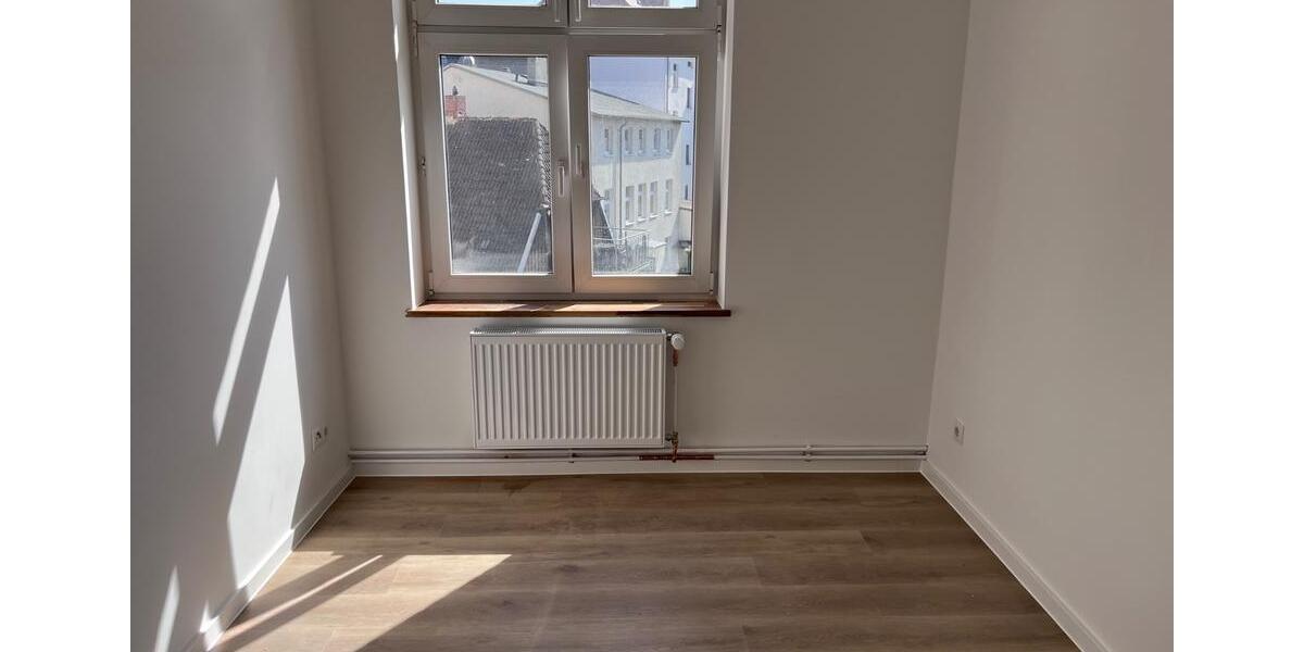 Etagenwohnung Stralsund - 4 Zimmer, 80 m&sup2;, 1.075&euro; | Angebot:26401195