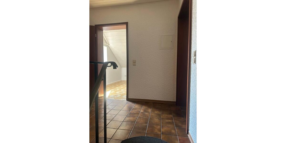 Dachgeschoßwohnung Bad Münder am Deister - 3 Zimmer, 96 m&sup2;, 690&euro; | Angebot:26623611