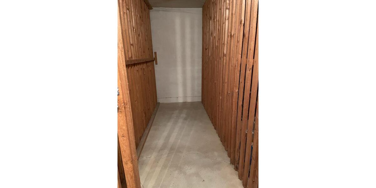 Etagenwohnung Wiesbaden Dotzheim - 1 Zimmer, 27 m&sup2;, 700&euro; | Angebot:24630576