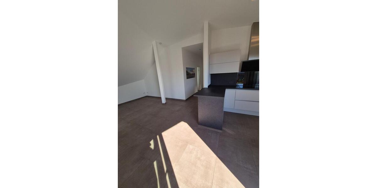 Dachgeschoßwohnung Sankt Augustin - 2 Zimmer, 96 m&sup2;, 1.344&euro; | Angebot:25796064