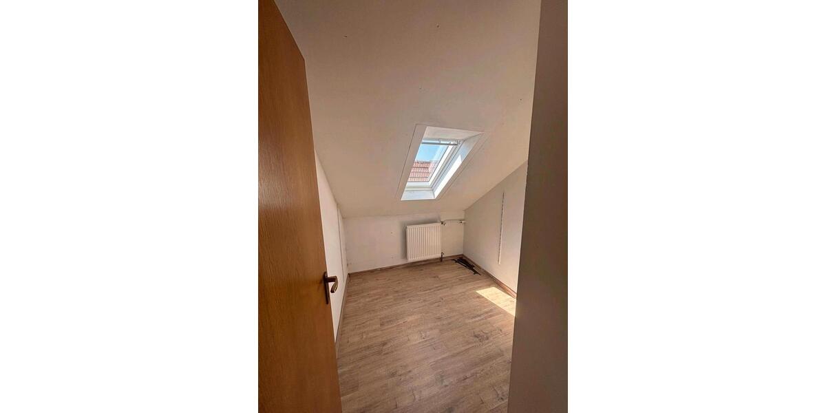 Etagenwohnung Eltmann - 6 Zimmer, 160 m&sup2;, 1.200&euro; | Angebot:26395880