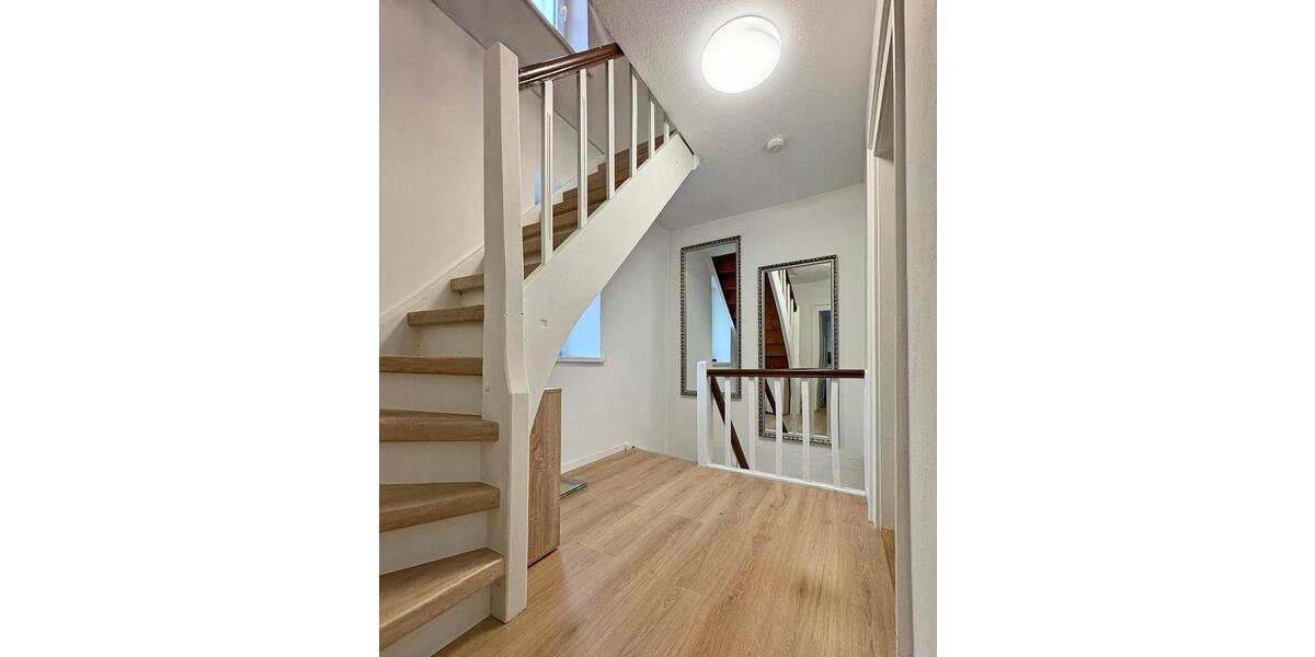 Einfamilienhaus in der Innenstadt zu vermieten - 5 Zimmer 5 zimmer