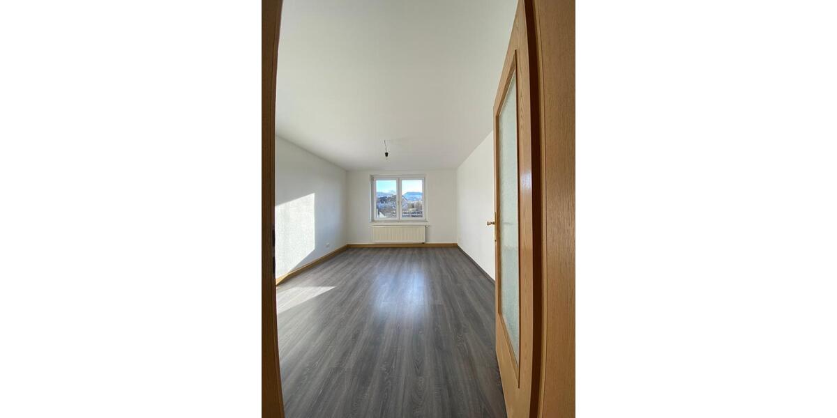 Etagenwohnung Wildenfels - 3 Zimmer, 60 m&sup2;, 320&euro; | Angebot:26041209