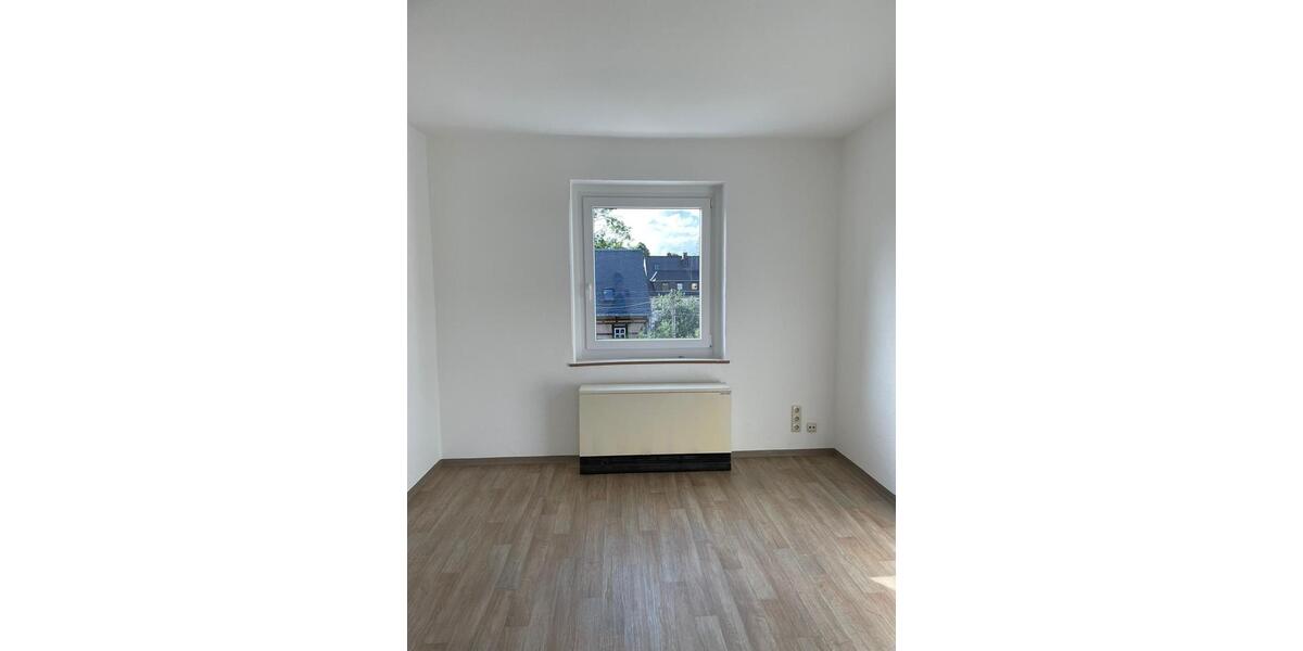 Etagenwohnung Zwönitz - 2 Zimmer, 45 m&sup2;, 300&euro; | Angebot:26477520