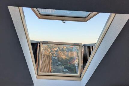 Helle 2-Zimmer Whg.: Frisch sanierte DG-Wohnung mit Cabriofenster 2 zimmer