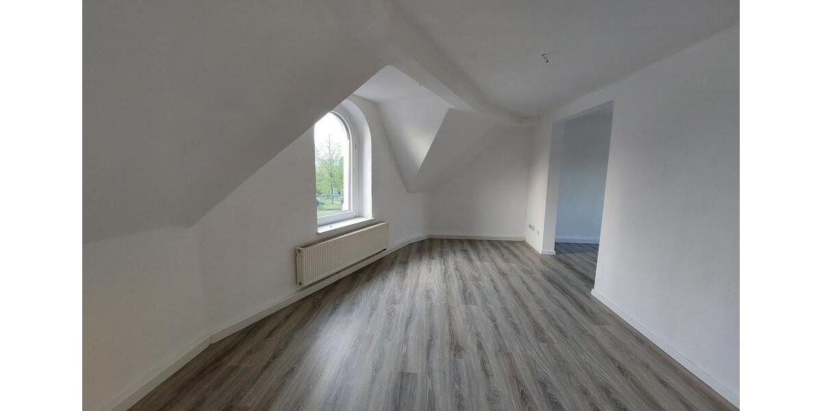 Dachgeschoßwohnung Zittau - 4 Zimmer, 85 m&sup2;, 490&euro; | Angebot:25921333