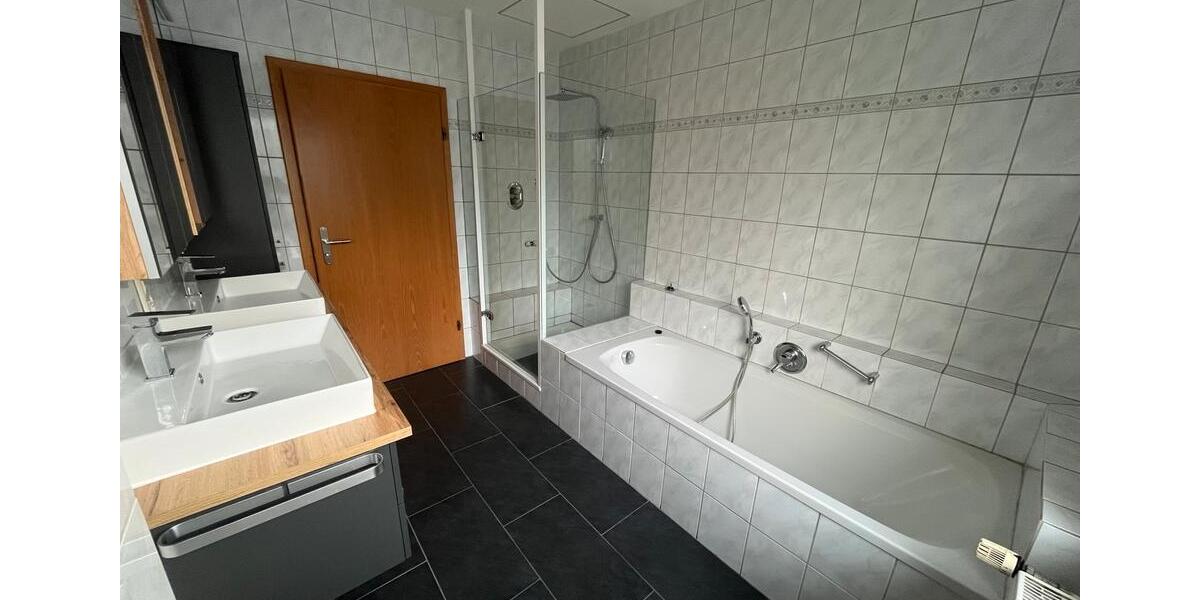 5 Zimmer Dachgeschoss- Maisonette Wohnung in Lünne 5 zimmer