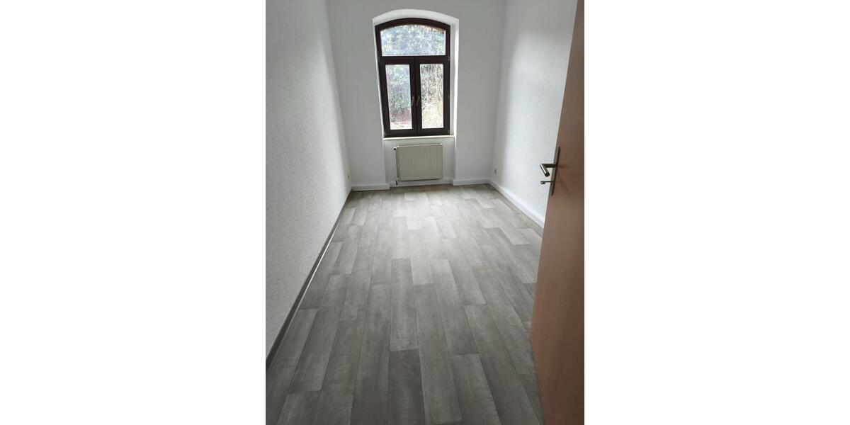 Erdgeschoßwohnung Weißenfels - 2 Zimmer, 53 m&sup2;, 300&euro; | Angebot:23907625