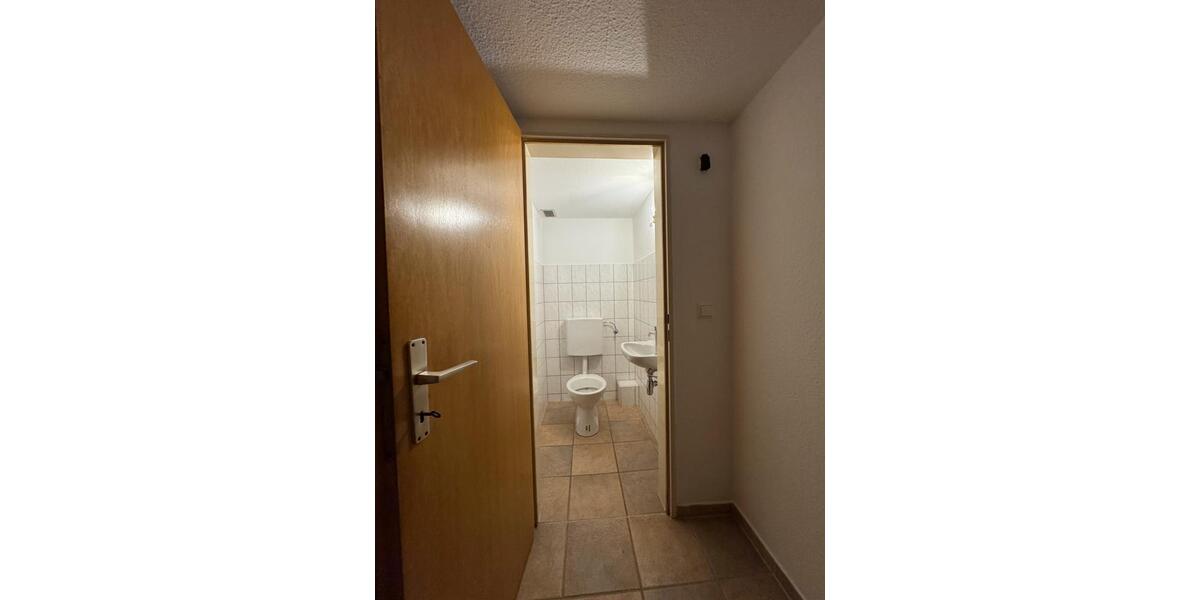 Etagenwohnung Karlsruhe - 2 Zimmer, 60 m&sup2;, 600&euro; | Angebot:26001338