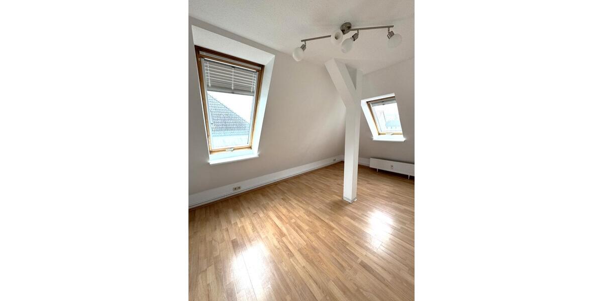 Dachgeschoßwohnung Barth - 2 Zimmer, 30 m&sup2;, 330&euro; | Angebot:27638543