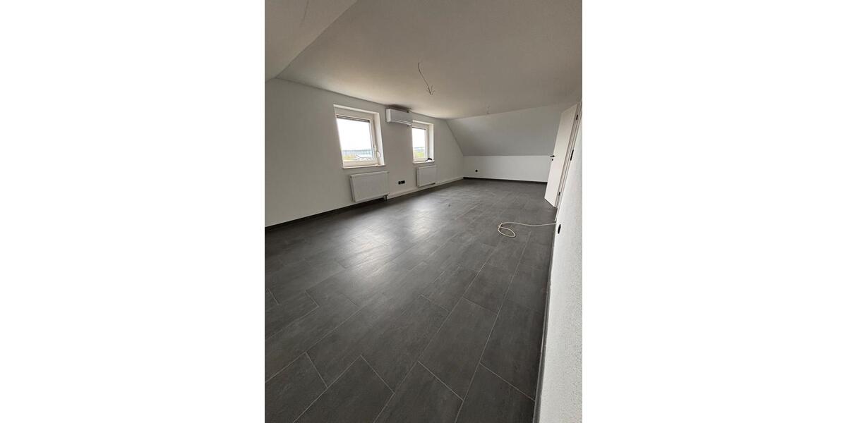 Dachgeschoßwohnung Pfeffenhausen - 2 Zimmer, 75 m&sup2;, 990&euro; | Angebot:26429652