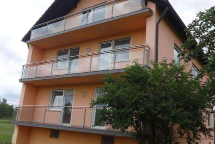 Haus Sulzbach-Rosenberg Unterschwaig - 8 Zimmer, 250 m&sup2;, 2.060&euro; | Angebot:23518285