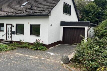 Gepflegte Doppelhaushälfte mit Garage in Neunkirchen- Eischeid