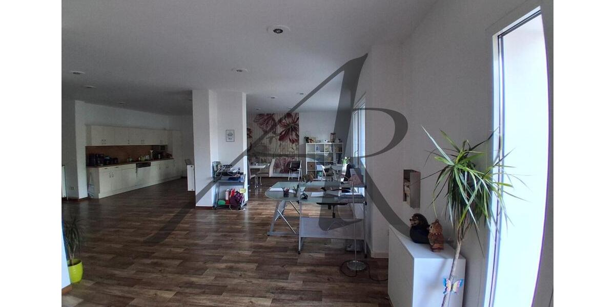 Gewerbeeinheit - Büro, Praxis im Erdgeschoss mit eigenem Eingang im Herzen der Stadt zimmer