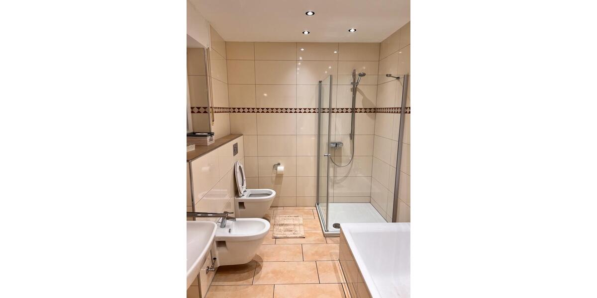 Wohnen auf Zeit Wesel Bislich - 5 Zimmer, 220 m&sup2;, 2.900&euro; | Angebot:26123312