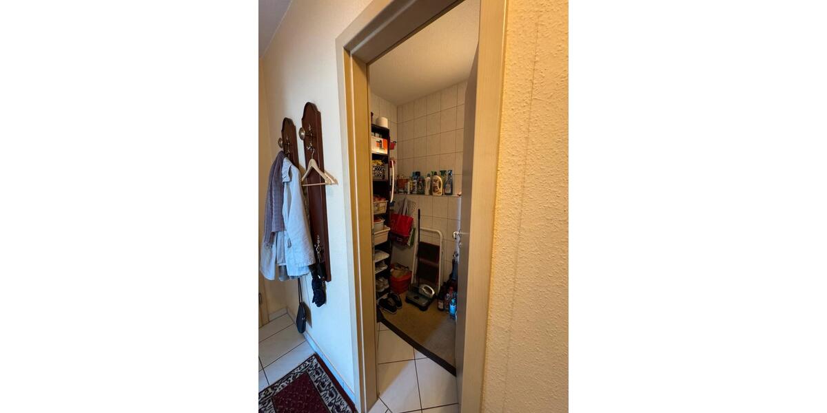 Etagenwohnung Wiesbaden Klarenthal - 3 Zimmer, 93 m&sup2;, 1.350&euro; | Angebot:26656469