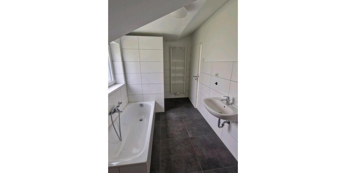 Etagenwohnung Ilsede - 3 Zimmer, 75 m&sup2;, 750&euro; | Angebot:26579211