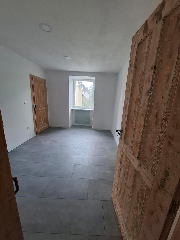 Einfamilienhaus 4,5 ZKB in Saffig - Altbaucharm trifft Moderne zimmer