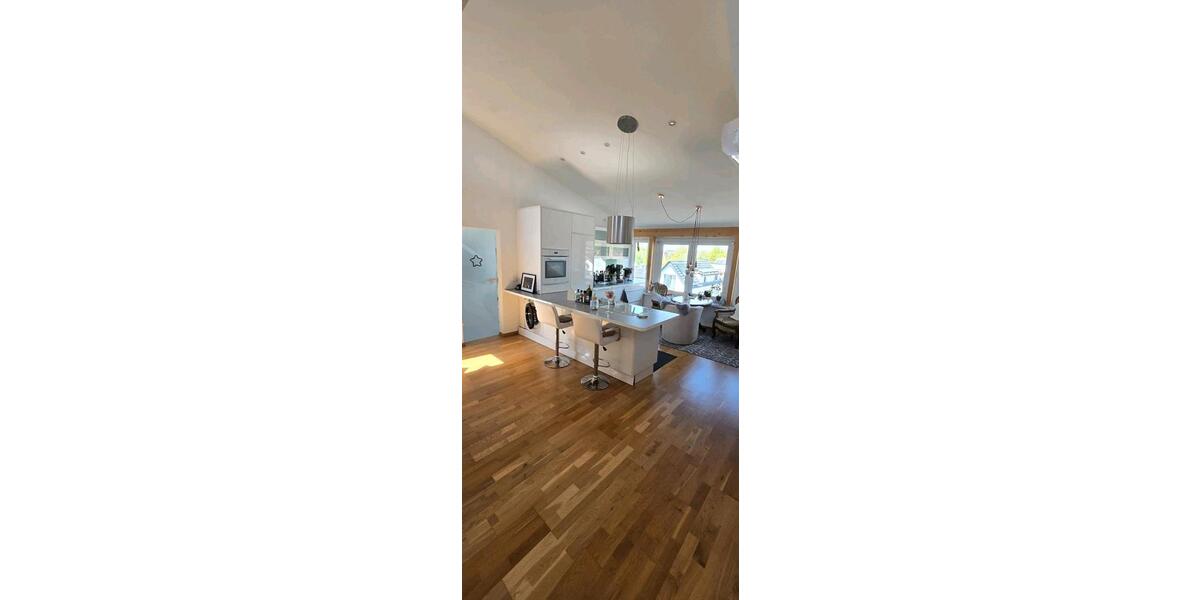 Dachgeschoßwohnung Salem - 3 Zimmer, 100 m&sup2;, 1.250&euro; | Angebot:24691995