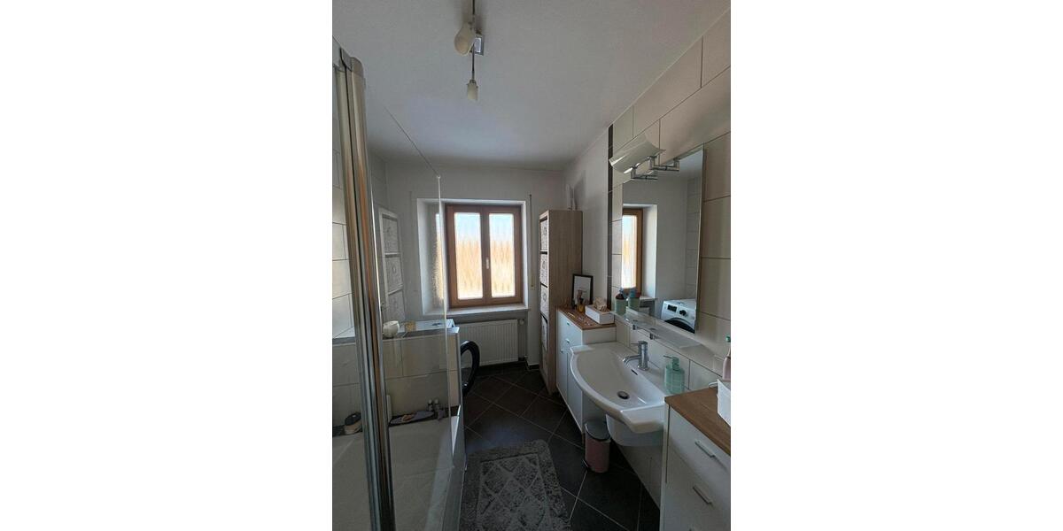 Etagenwohnung Marklkofen - 3 Zimmer, 100 m&sup2;, 800&euro; | Angebot:24574230