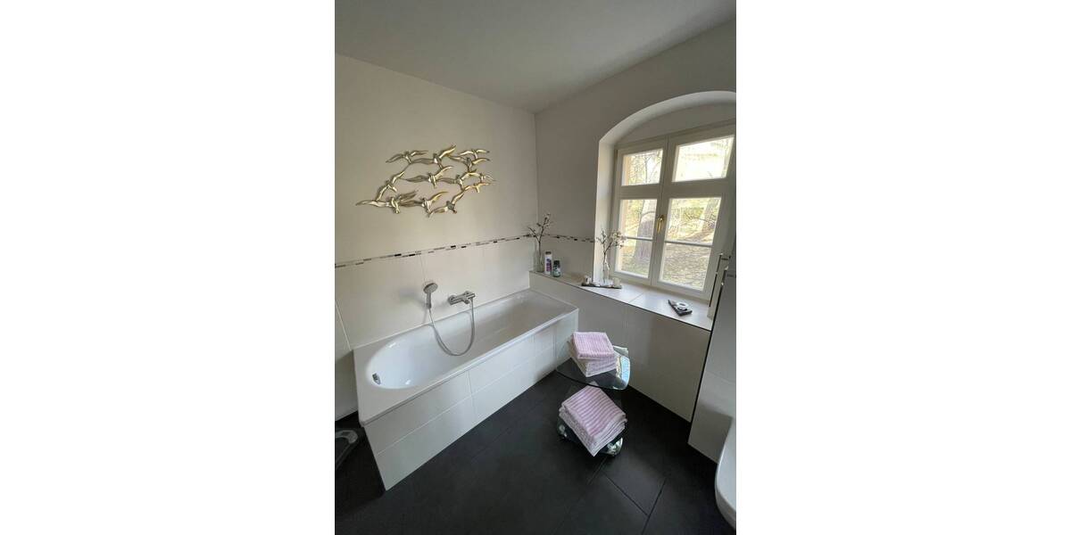 Etagenwohnung Radebeul Oberlößnitz - 3 Zimmer, 151 m&sup2;, 1.850&euro; | Angebot:22340032