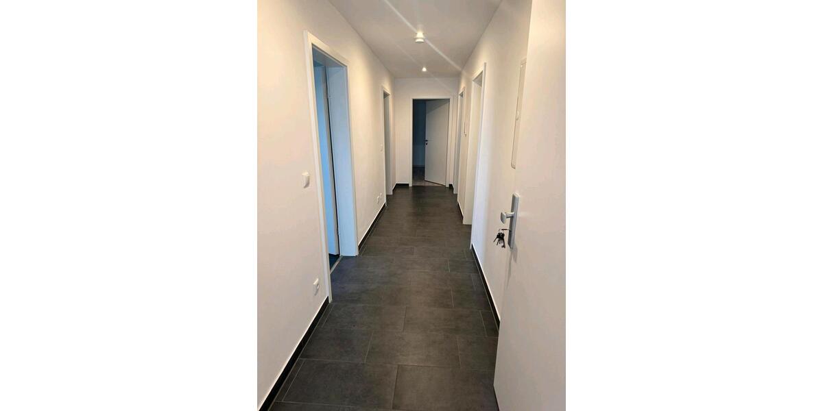 Etagenwohnung Weiherhammer - 4 Zimmer, 105 m&sup2;, 900&euro; | Angebot:26517623